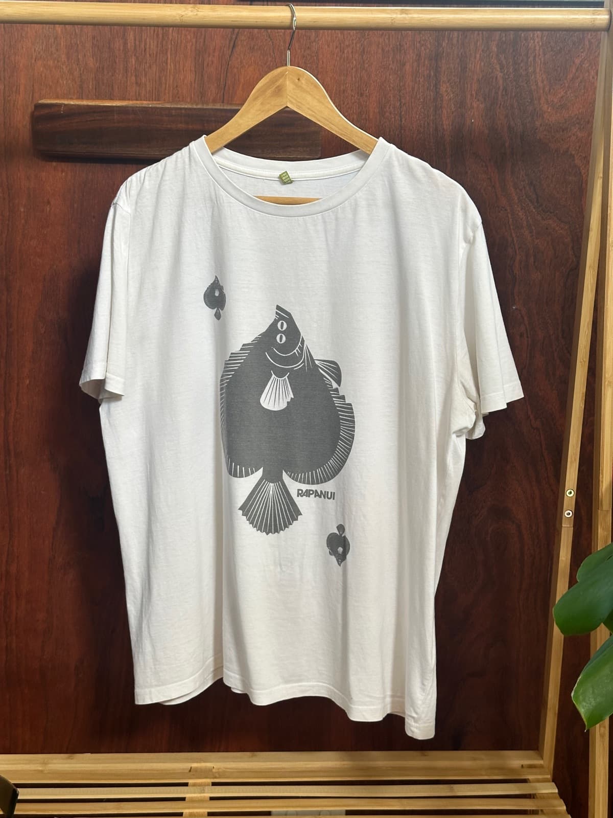 Rapanui tee shirt