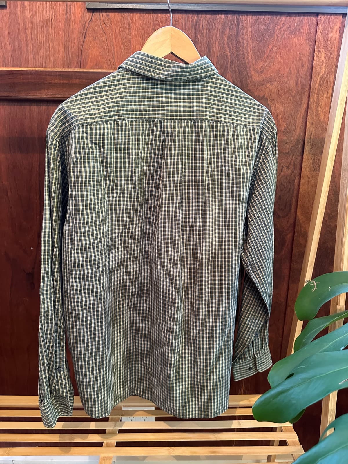 Green check shirt — image 3