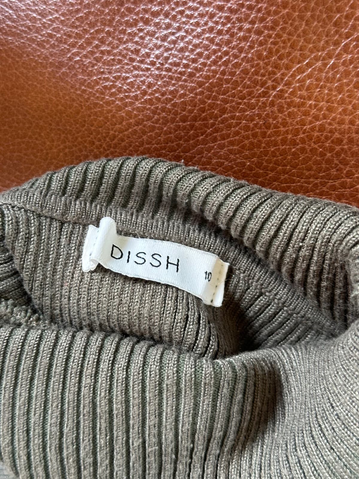 Brown long sleeve turtle neck — image 3