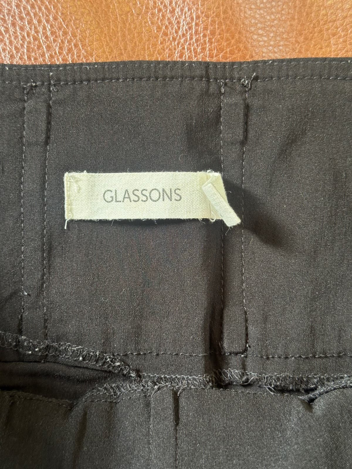 Black mini skirt — image 3