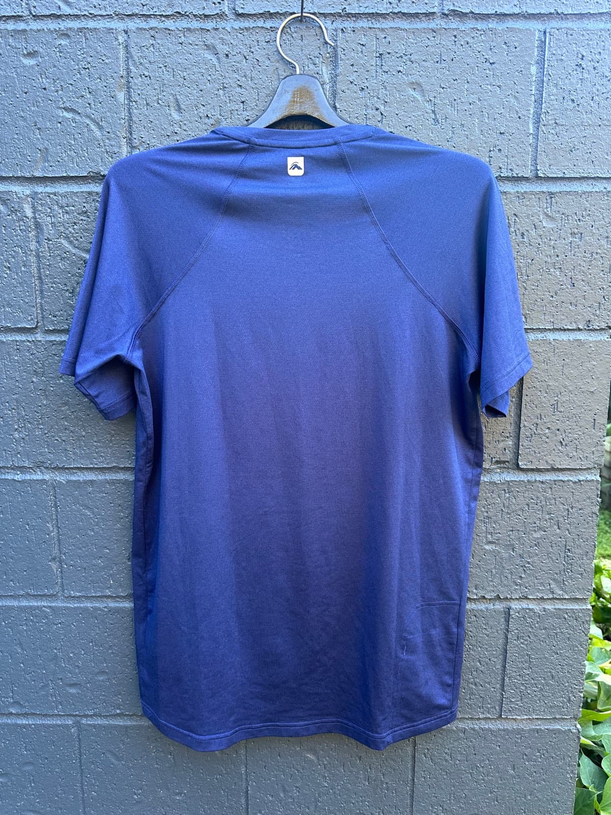 Macpac sport shirt — image 4