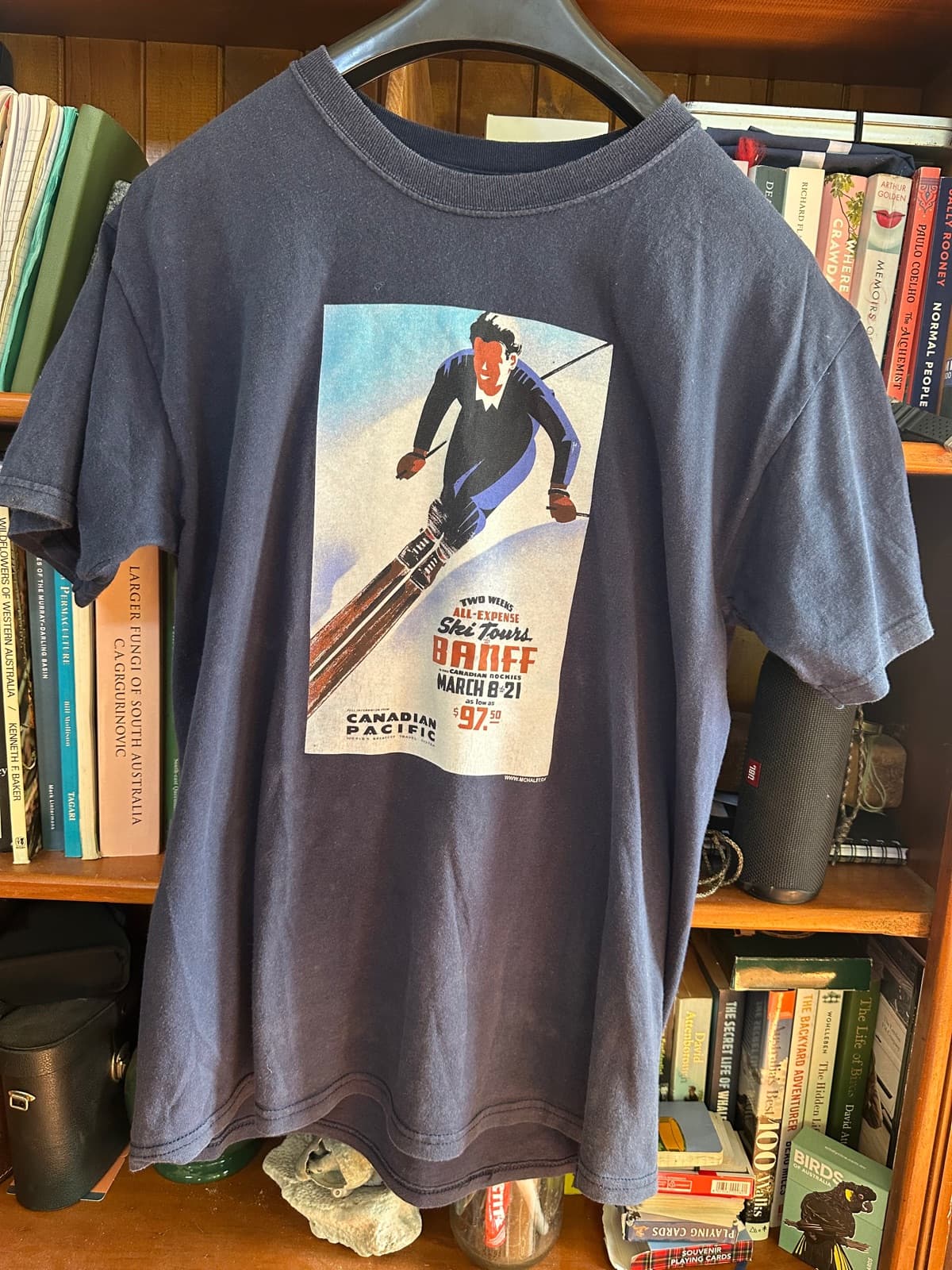 Banff navy tee