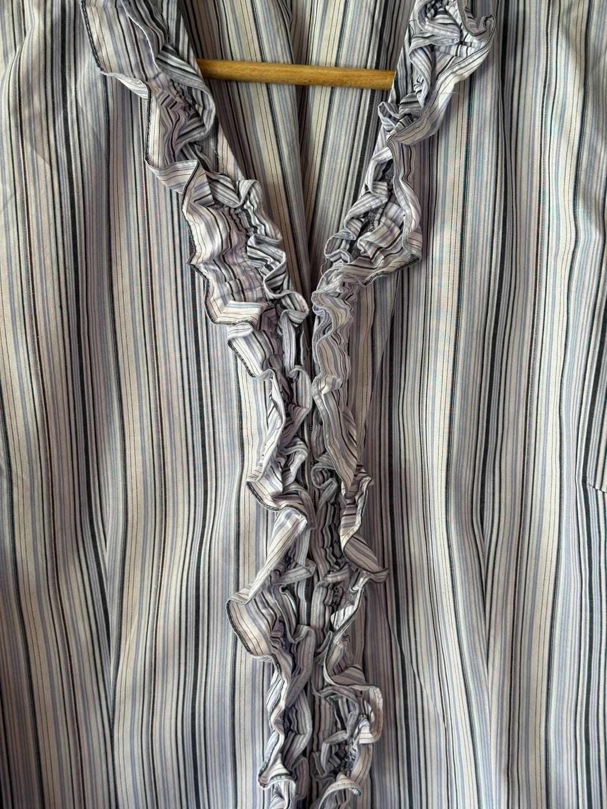 Y2K ruffle blouse — image 2
