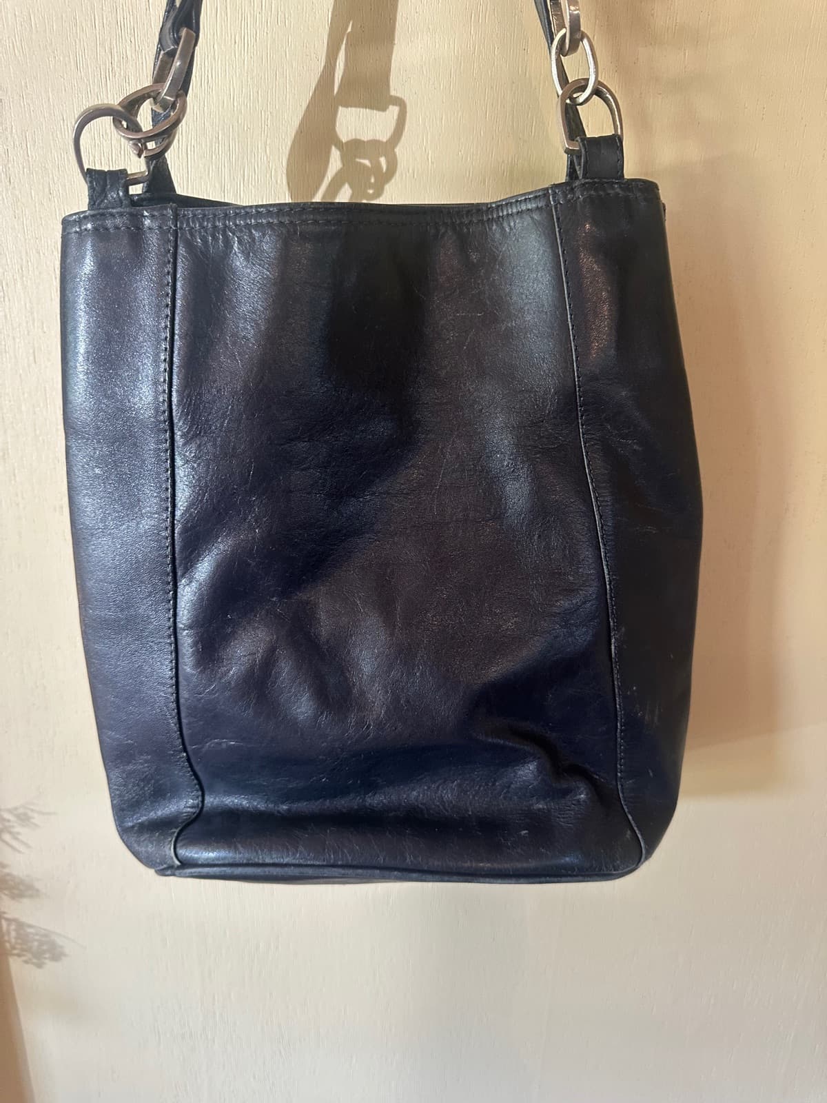 Vintage leather shoulder bag — image 3