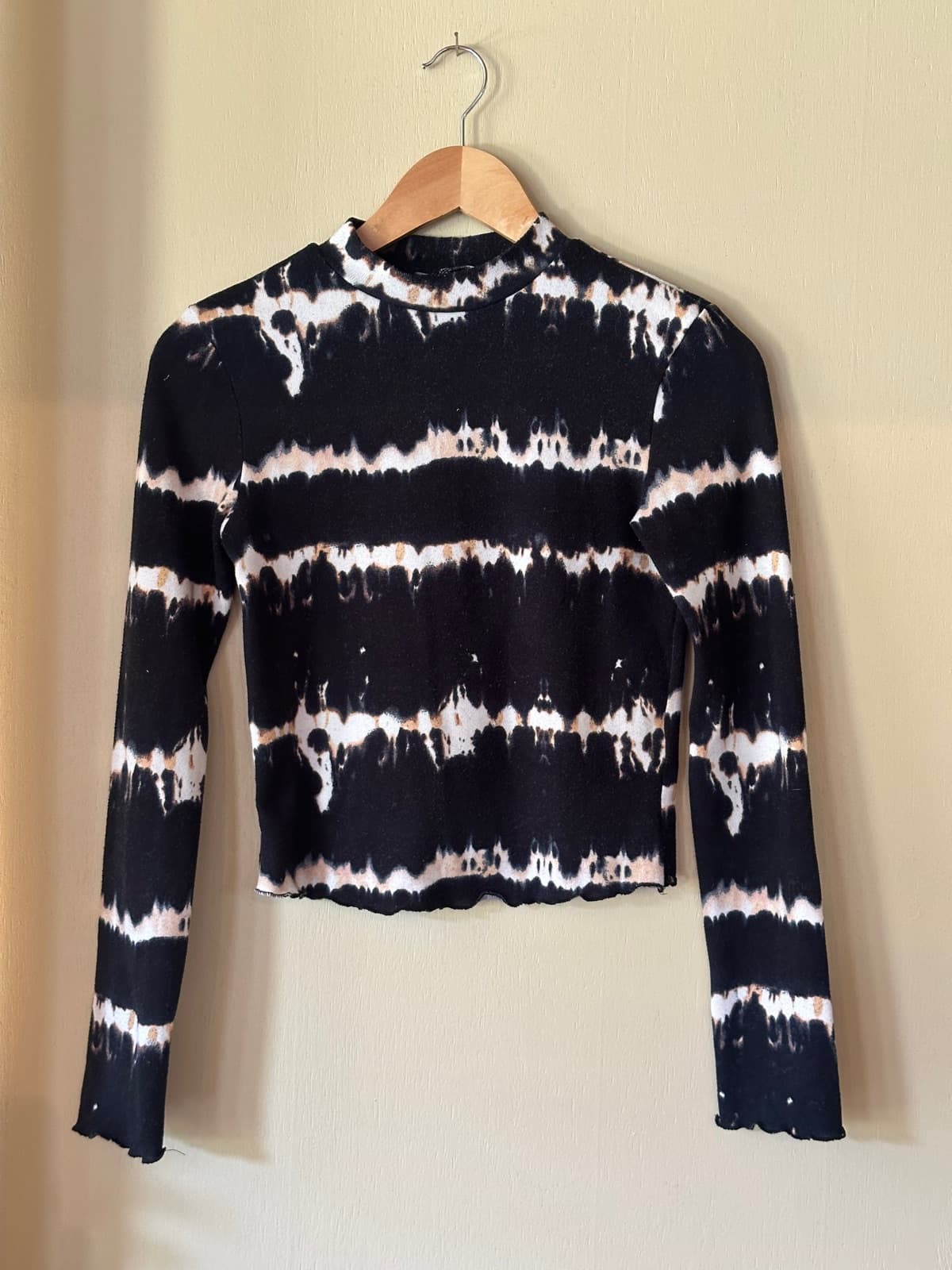Tie dye turtle neck