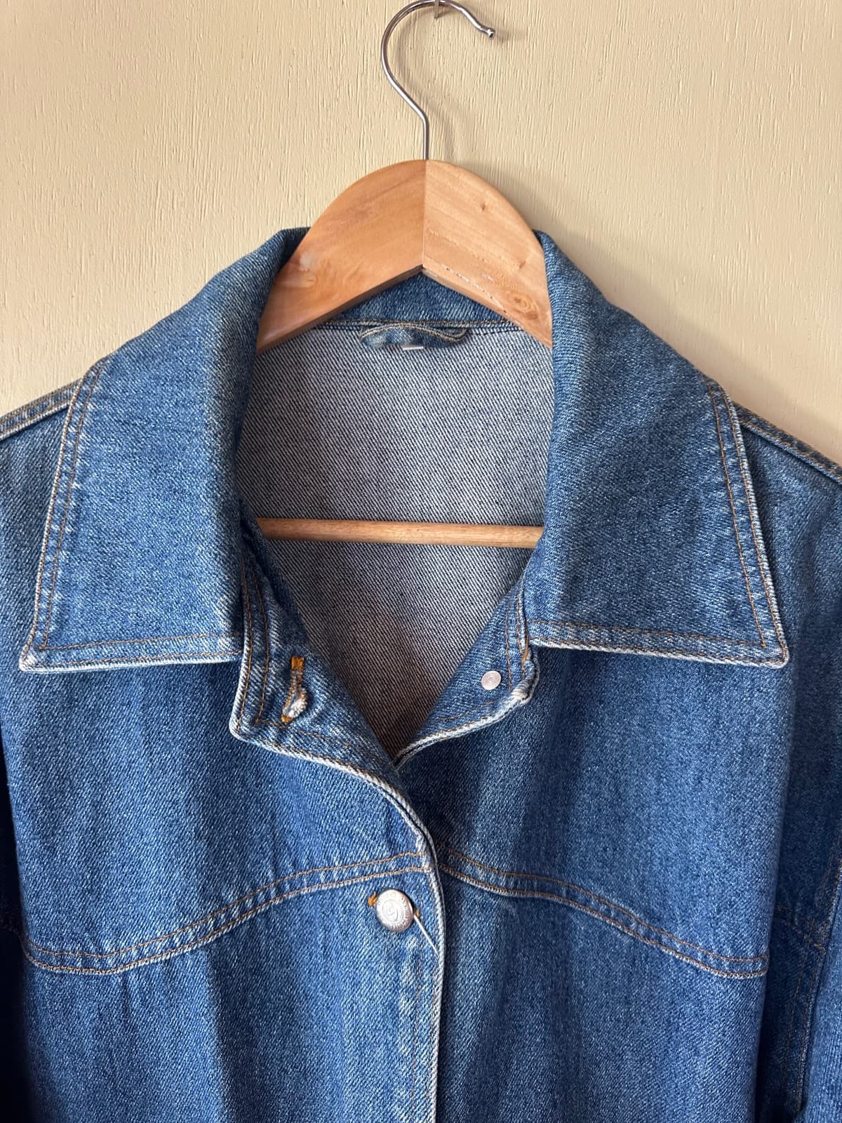 Vintage denim jacket — image 3