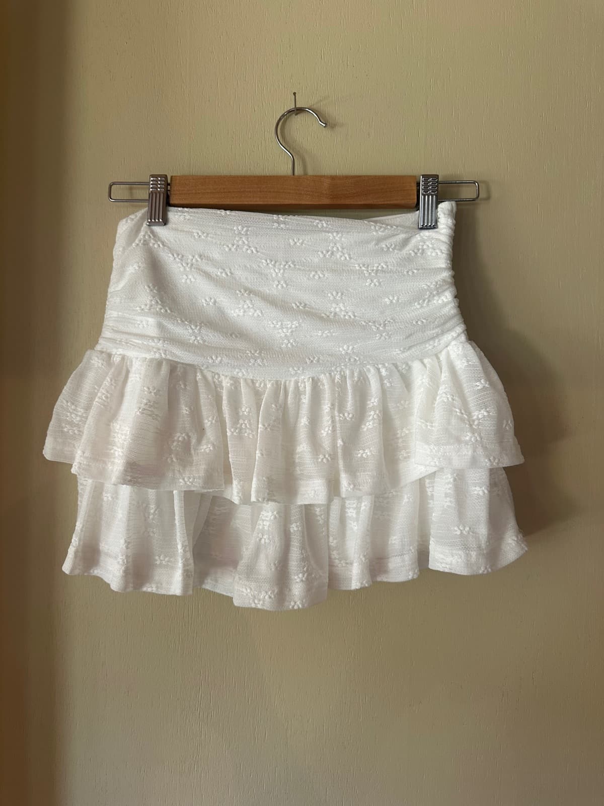Y2K White Ruffle mini skirt — image 3